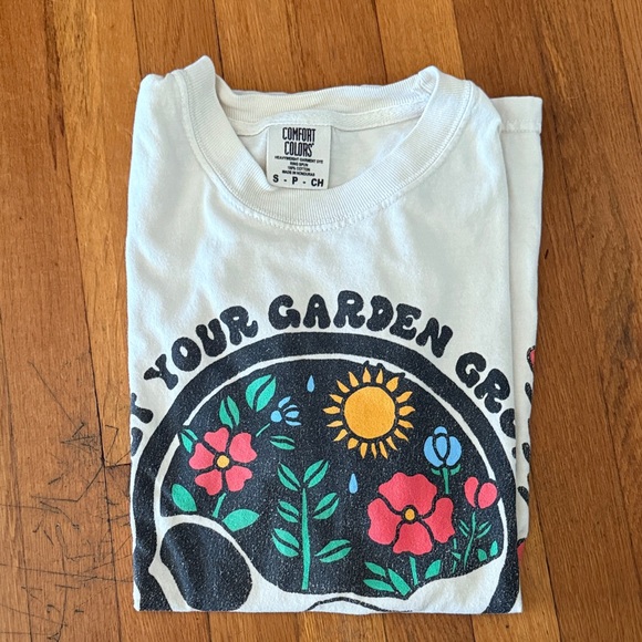 Comfort Colors Graphic  “Let Your Garden Grow” Tee | Women Small - Picture 2 of 9